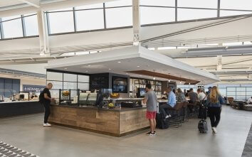 EWR United Club bar